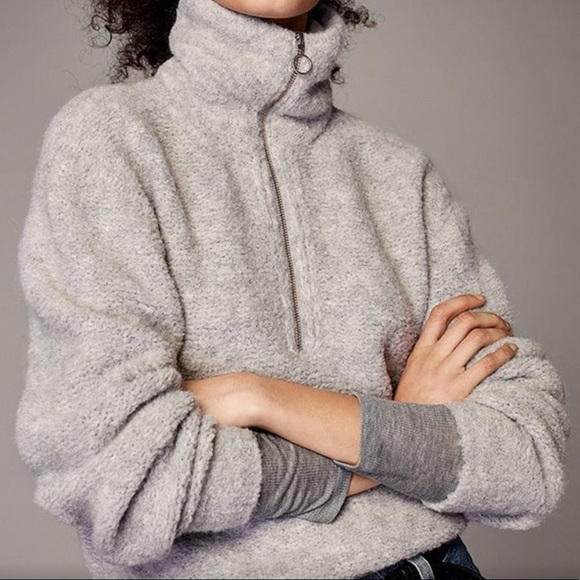 Aritzia Sweaters - Aritzia Gwyneth Fuzzy Grey Sweater